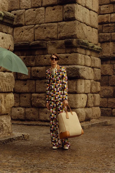 Look 3